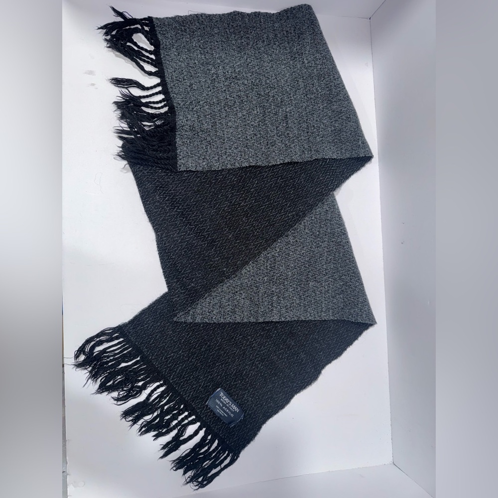 Today’s Man made in Italy Elegant Two-Tone Men's Scarf